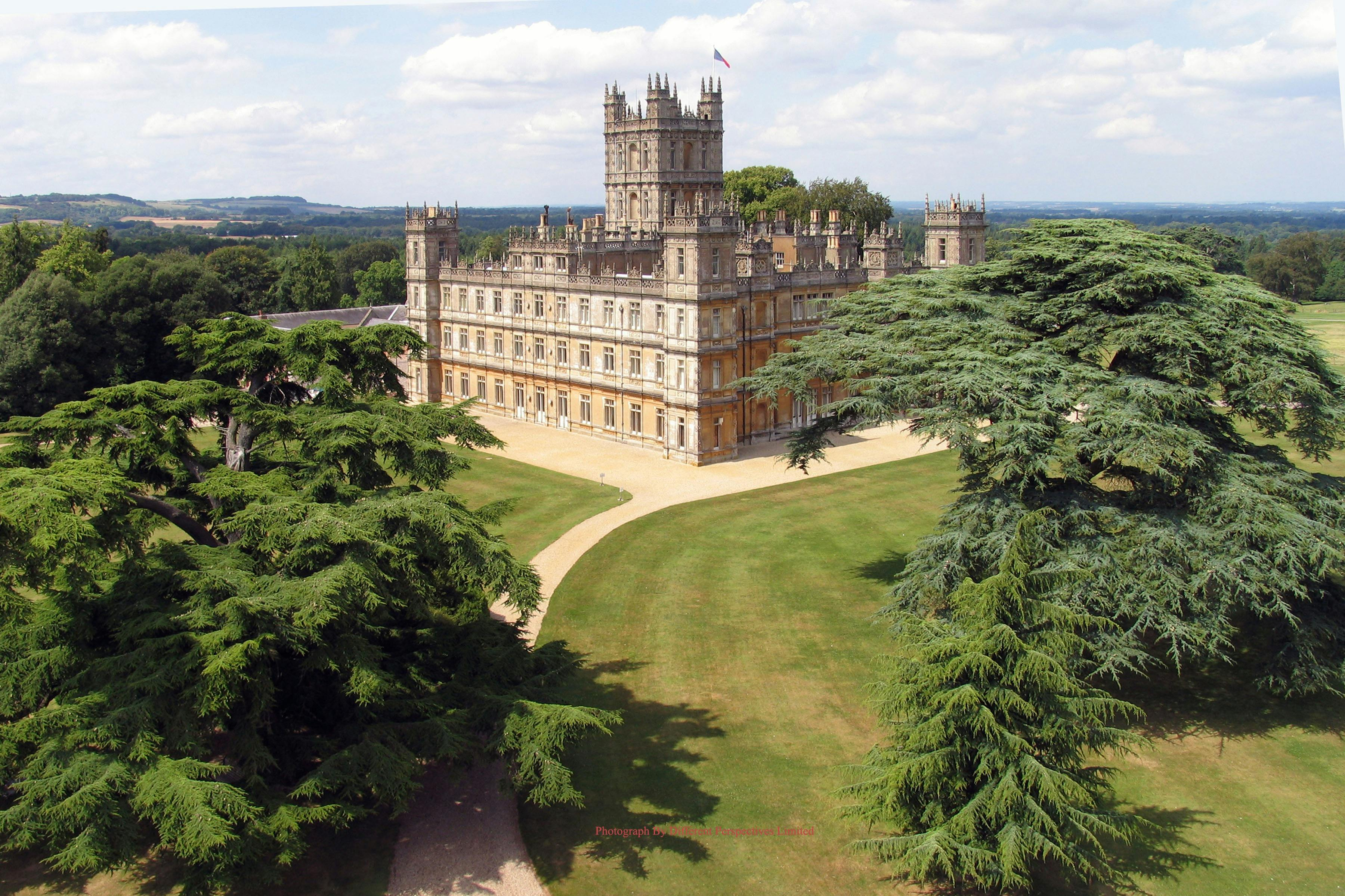 Downton Abbey Filming Locations, Cotswolds & Highclere Castle: Small-Group Tour - Photo 1 of 6